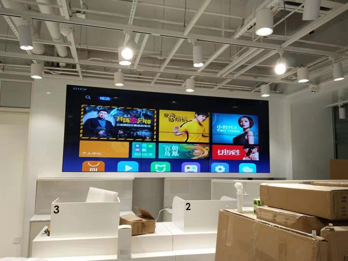 四川成都名创优品LG55寸拼接屏项目